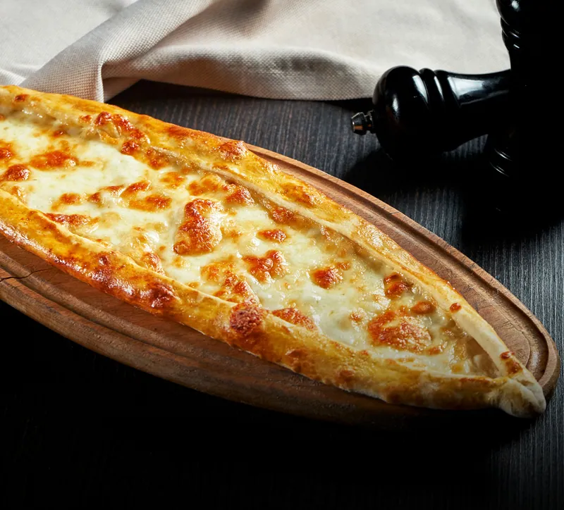 Develi Bakery kaşarlı pide